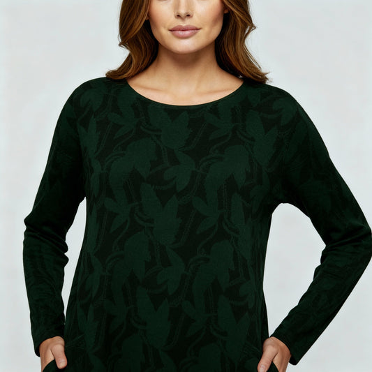 Veska | Mönstrad Vinterklänning för Dam | Elegant Design med Värmande Komfort