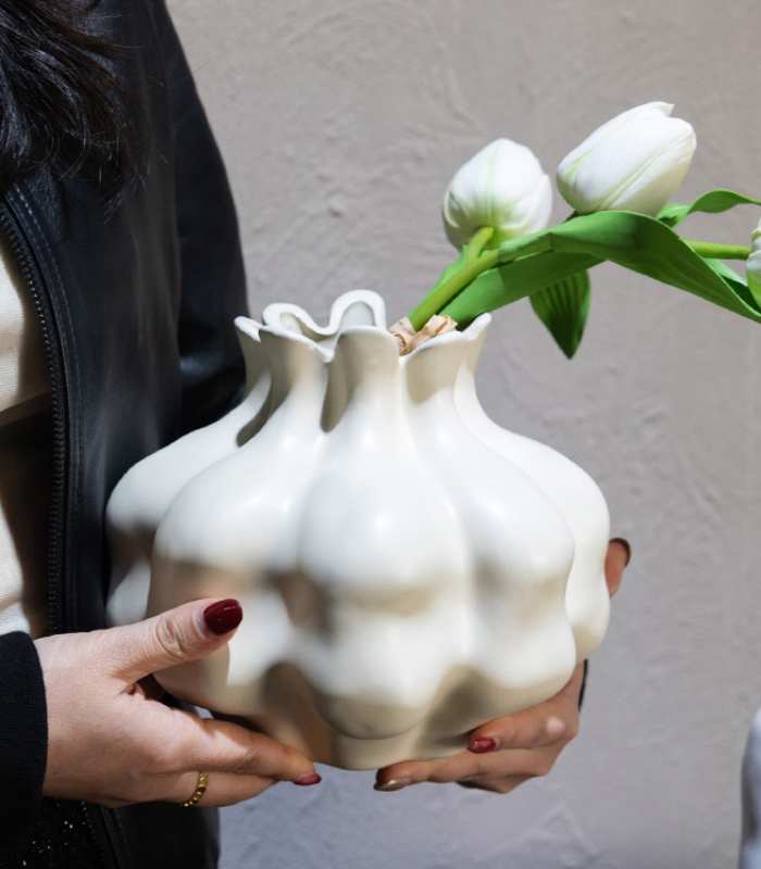 Elegant vit keramik granat vas skulptural keramik vas 20 x 17,5 cm mjuk gräddvit | Veska
