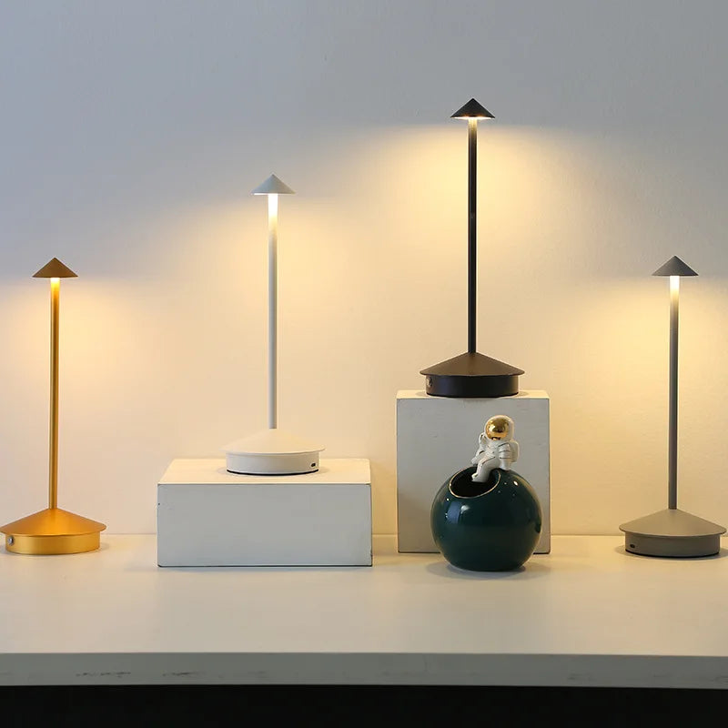 Modern LED bordslampa med touchsensor – Dimbar, Trådlös och Minimalistisk Design | Veska