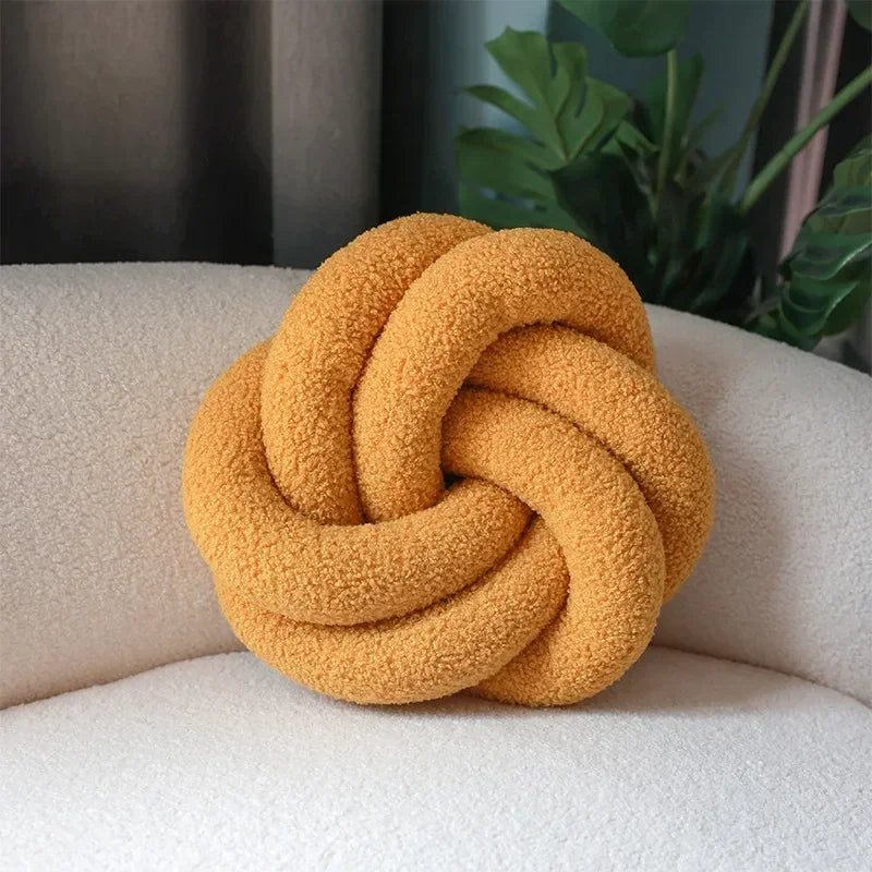 Nordic Cotton Boucle Knot Pillow | Veska Gurkmeja