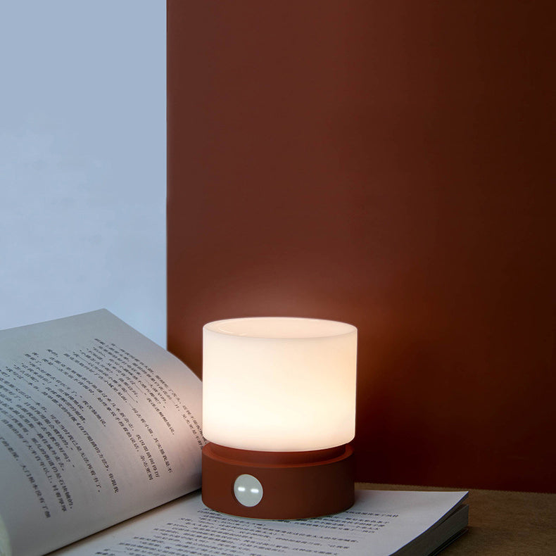 Samtida nordisk timer uppladdningsbar ABS HIPS silikon cylinder LED bordslampa nattlampa för nattygsbord | Veska