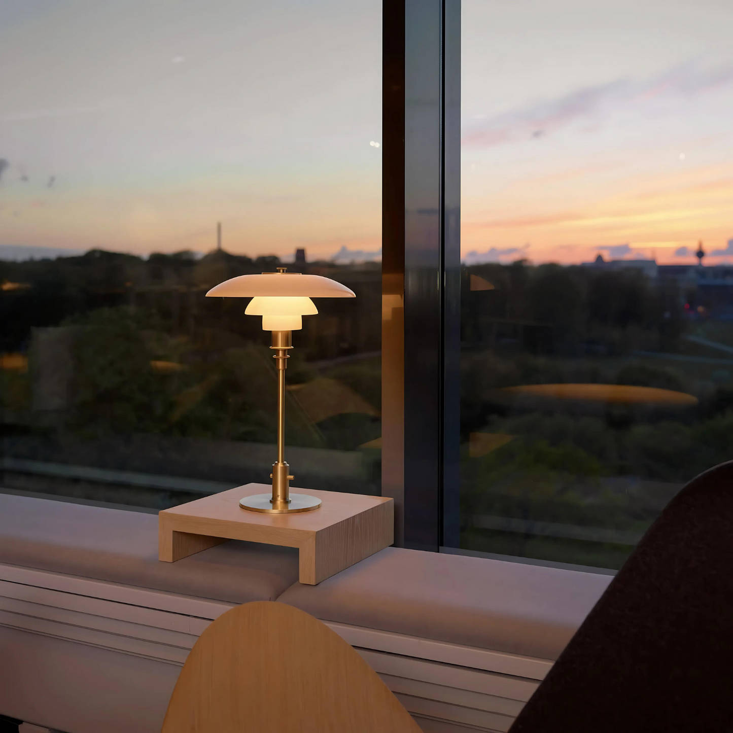 Veska | Lumière Serein - Elegant Metall Bordslampa