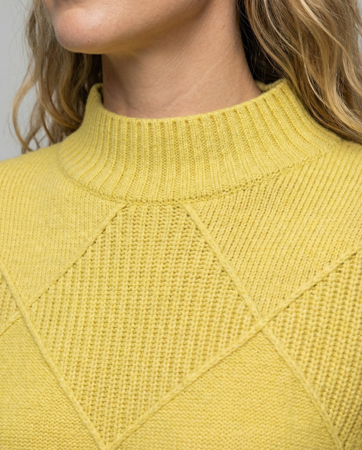 Veska | Kashmir Rullkragetröja för Dam | Mjuk och Värmande Elegans