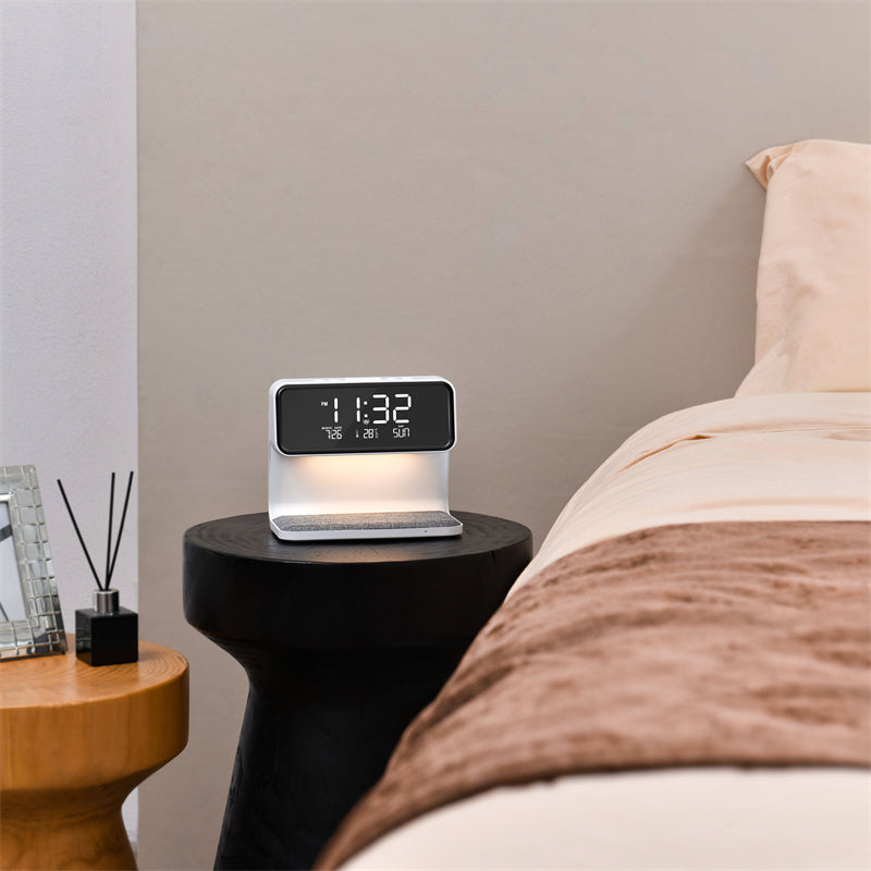 3-i-1 Sänglampa med Trådlös Laddare – LCD Väckarklocka & Touch Dimmbar LED Bordslampa | Veska
