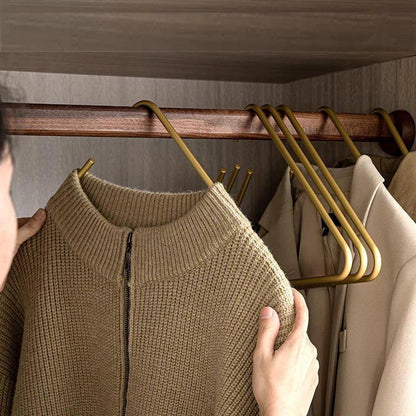 5 stycken hangerar gjorda av solid, matt guld/silver, triangel, för jackor och byxor │ Sömlösa förvaringshyllor gjorda av metall, garderobsorganisatör | Veska