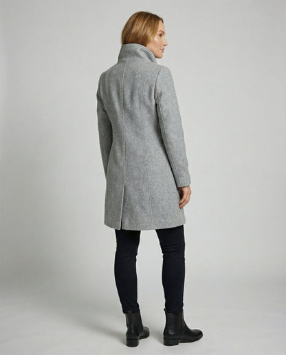 Veska | Elegant Vinterkappa för Dam | Lång Skärning och Värmande Komfort