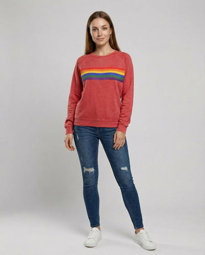 Veska | Regnbågsrandig Tröja för Dam | Mjuk Passform med Vintagekänsla