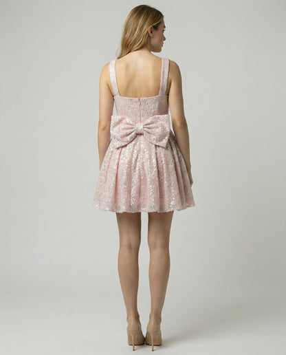 Veska | Festklänning med Slingdesign | Elegant Högmidjad Passform