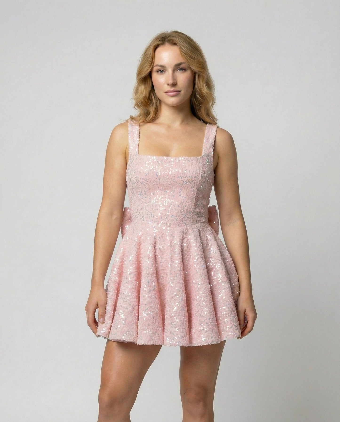 Veska | Festklänning med Slingdesign | Elegant Högmidjad Passform