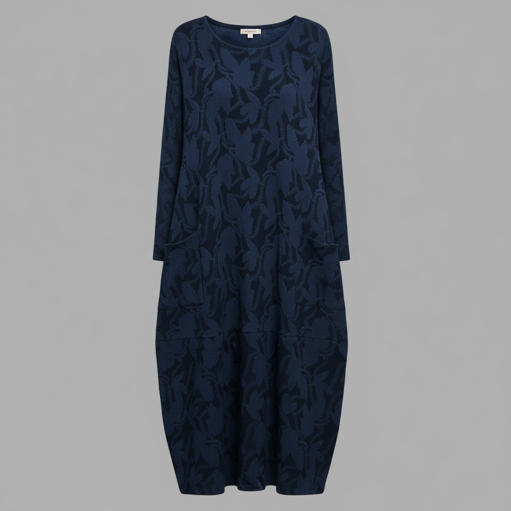 Veska | Mönstrad Vinterklänning för Dam | Elegant Design med Värmande Komfort