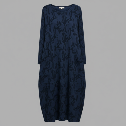 Veska | Mönstrad Vinterklänning för Dam | Elegant Design med Värmande Komfort