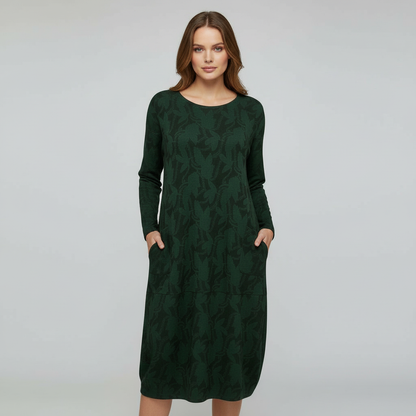 Veska | Mönstrad Vinterklänning för Dam | Elegant Design med Värmande Komfort