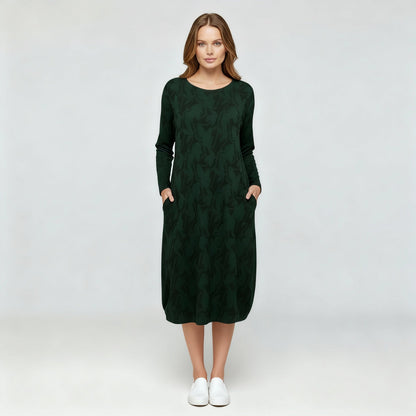 Veska | Mönstrad Vinterklänning för Dam | Elegant Design med Värmande Komfort