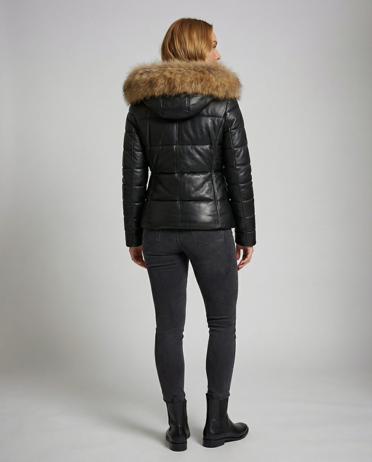 Veska | Varm Vinterjacka för Dam | Oversized Design med Pälsfodrad Huva