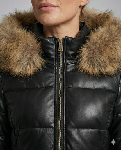 Veska | Varm Vinterjacka för Dam | Oversized Design med Pälsfodrad Huva