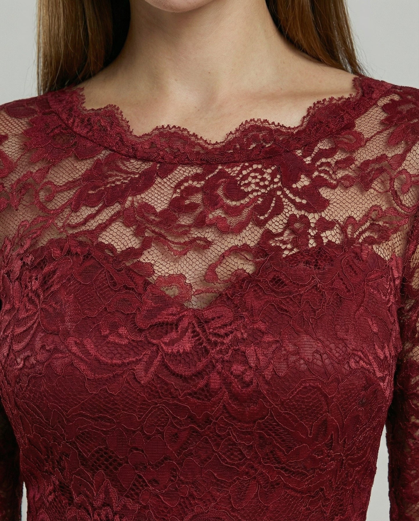 Veska | Spetsklänning för Brudtärna | Lång Flödande Design med 3/4-ärm