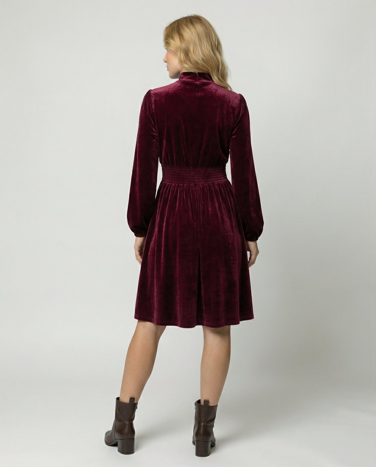 Veska | Sammetsklänning för Dam | Elegant Snitt med Långa Ärmar