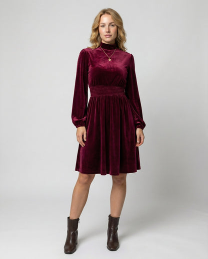 Veska | Sammetsklänning för Dam | Elegant Snitt med Långa Ärmar