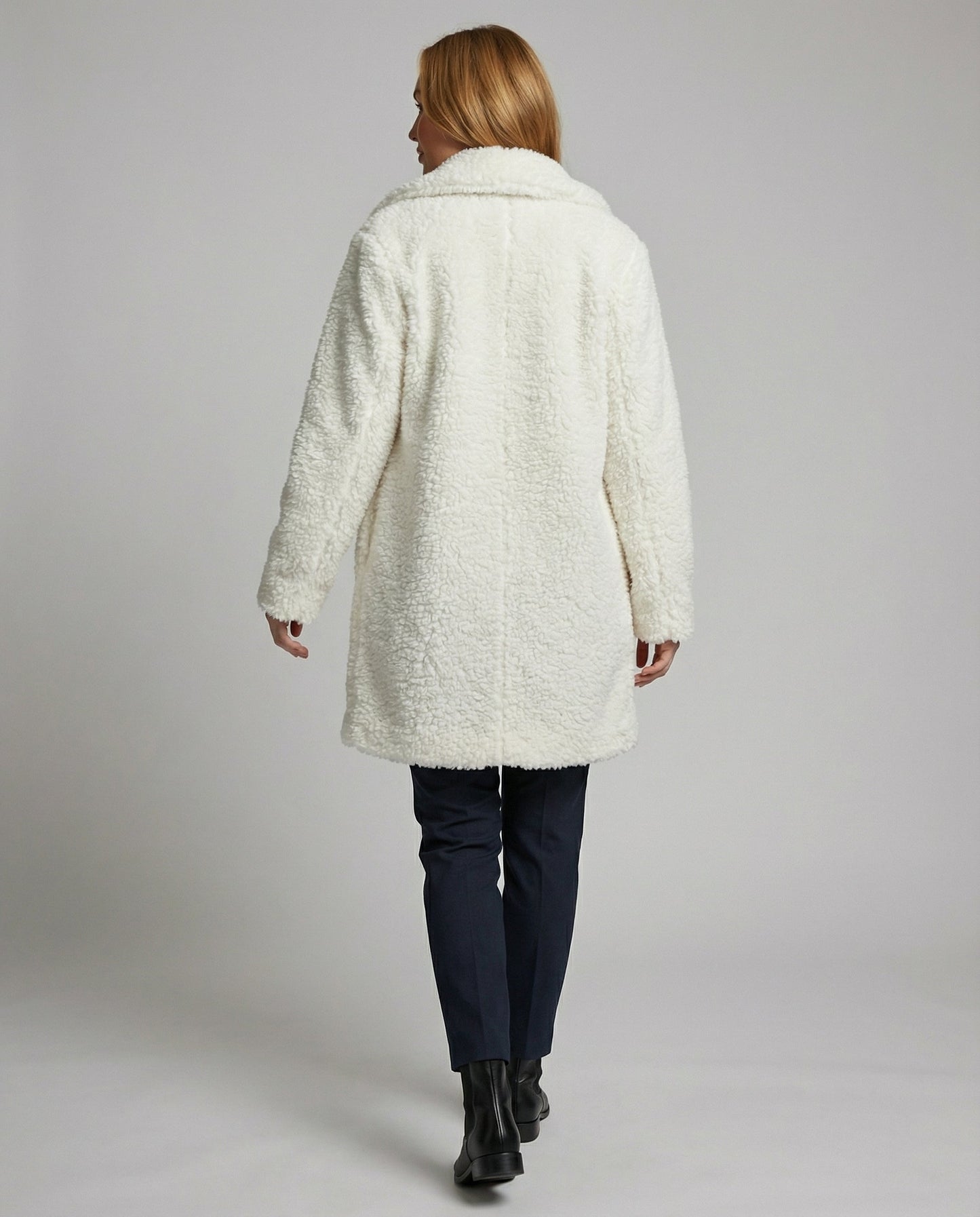 Veska | Faux Fur Vinterjacka för Dam | Mjuk Värme och Elegant Design