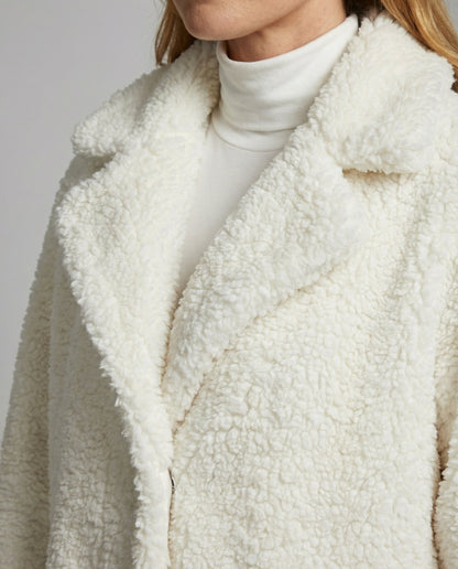 Veska | Faux Fur Vinterjacka för Dam | Mjuk Värme och Elegant Design