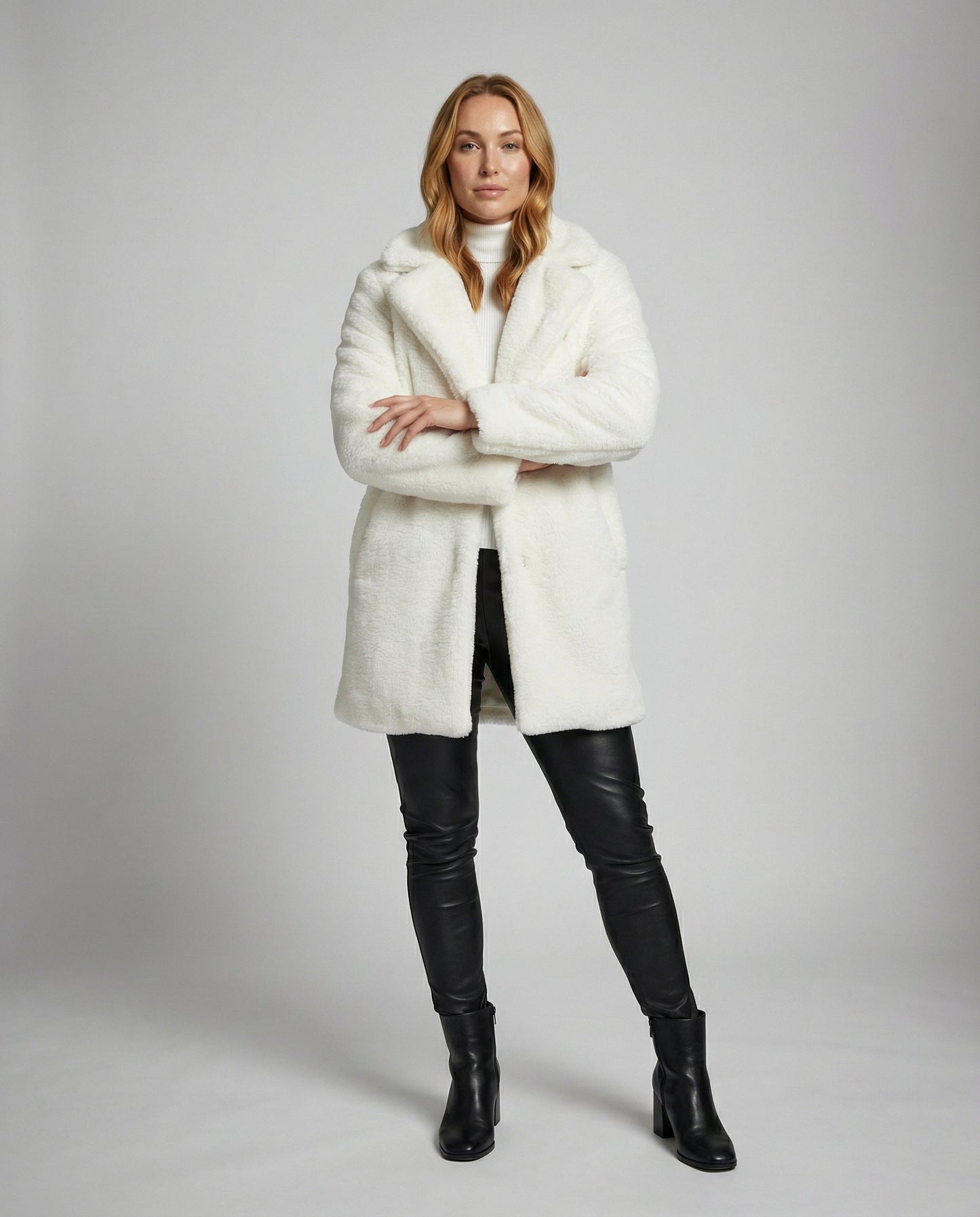 Veska | Faux Fur Vinterjacka för Dam | Mjuk Värme och Elegant Design