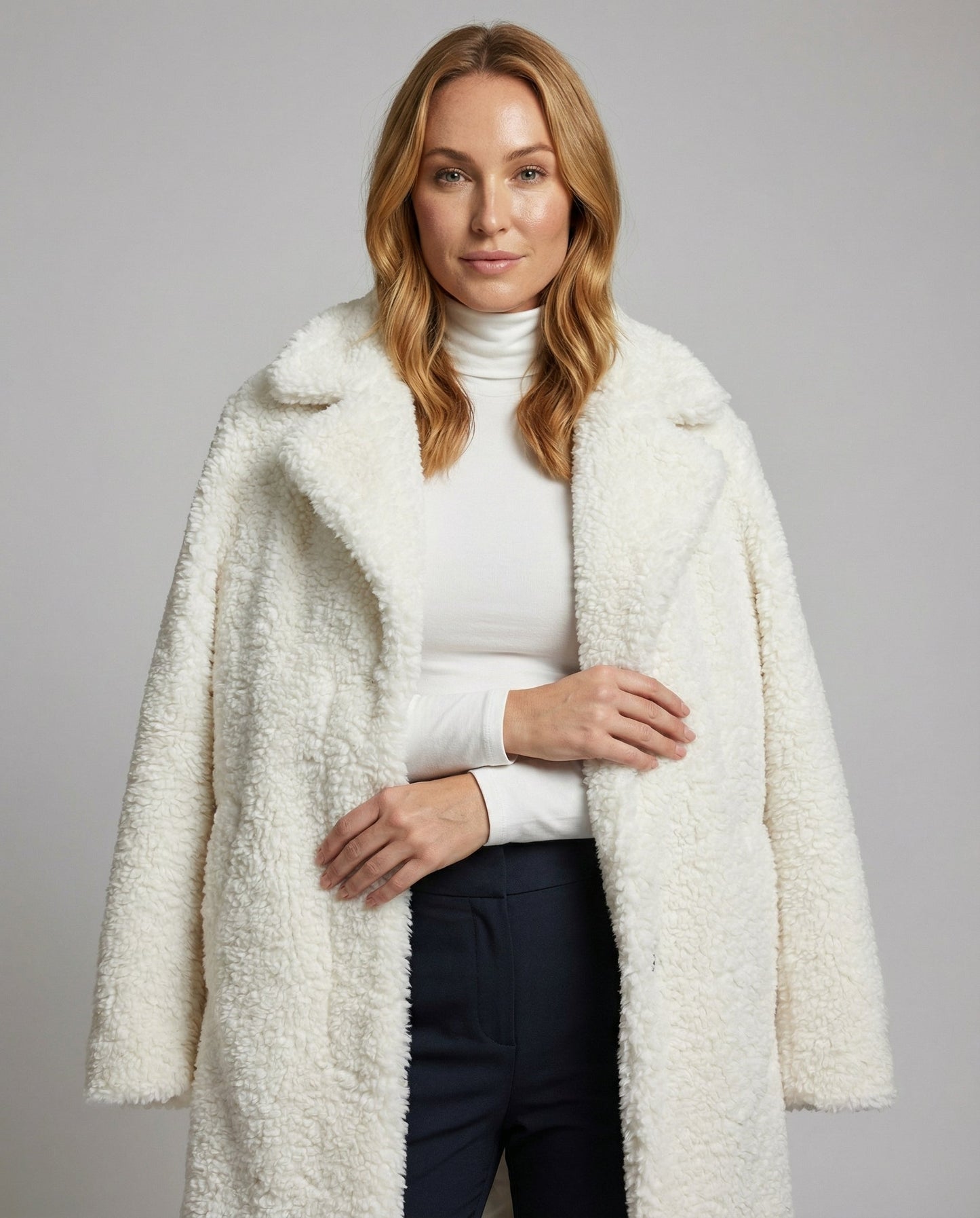 Veska | Faux Fur Vinterjacka för Dam | Mjuk Värme och Elegant Design
