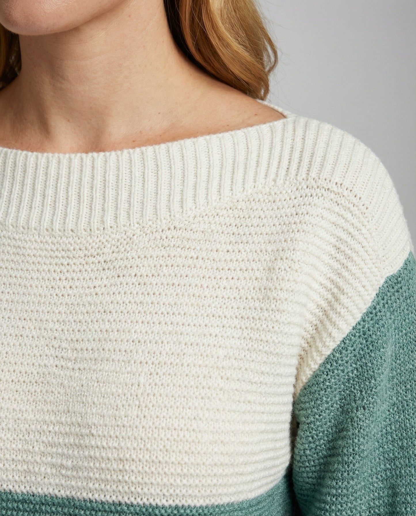 Veska | Patchworktröja för Dam | Modern Trefärgad Design och Bekväm Passform