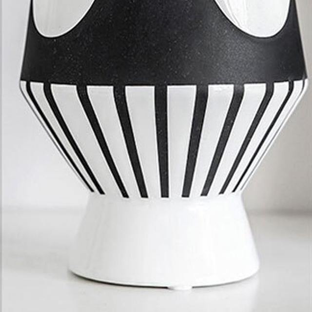 Abstrakt svartvit designvase | Veska