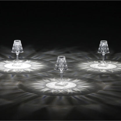 Akryl Crystal Bordslampa - LuxeGlow | Veska