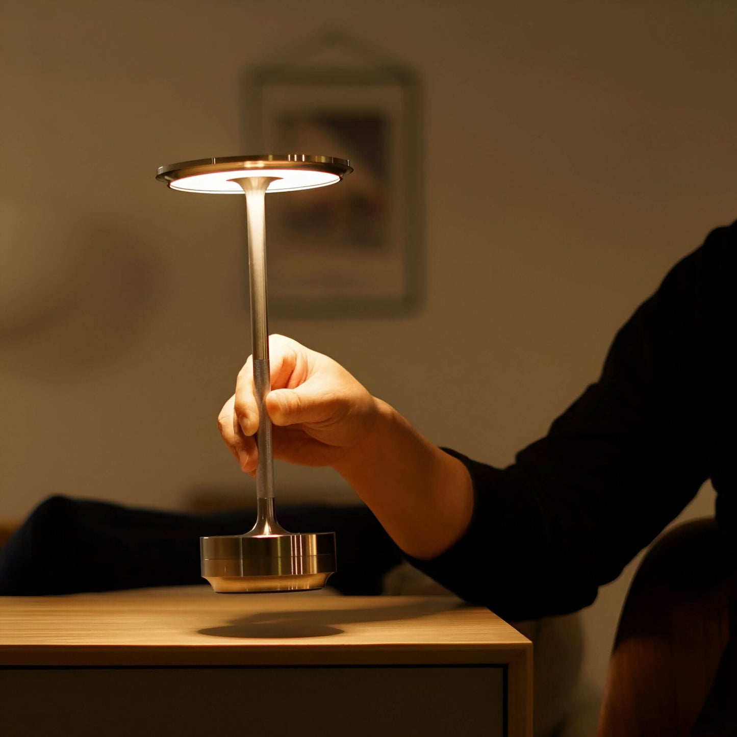 AmiGlow Laddningsbar Trådlös LED Bordslampa | Veska