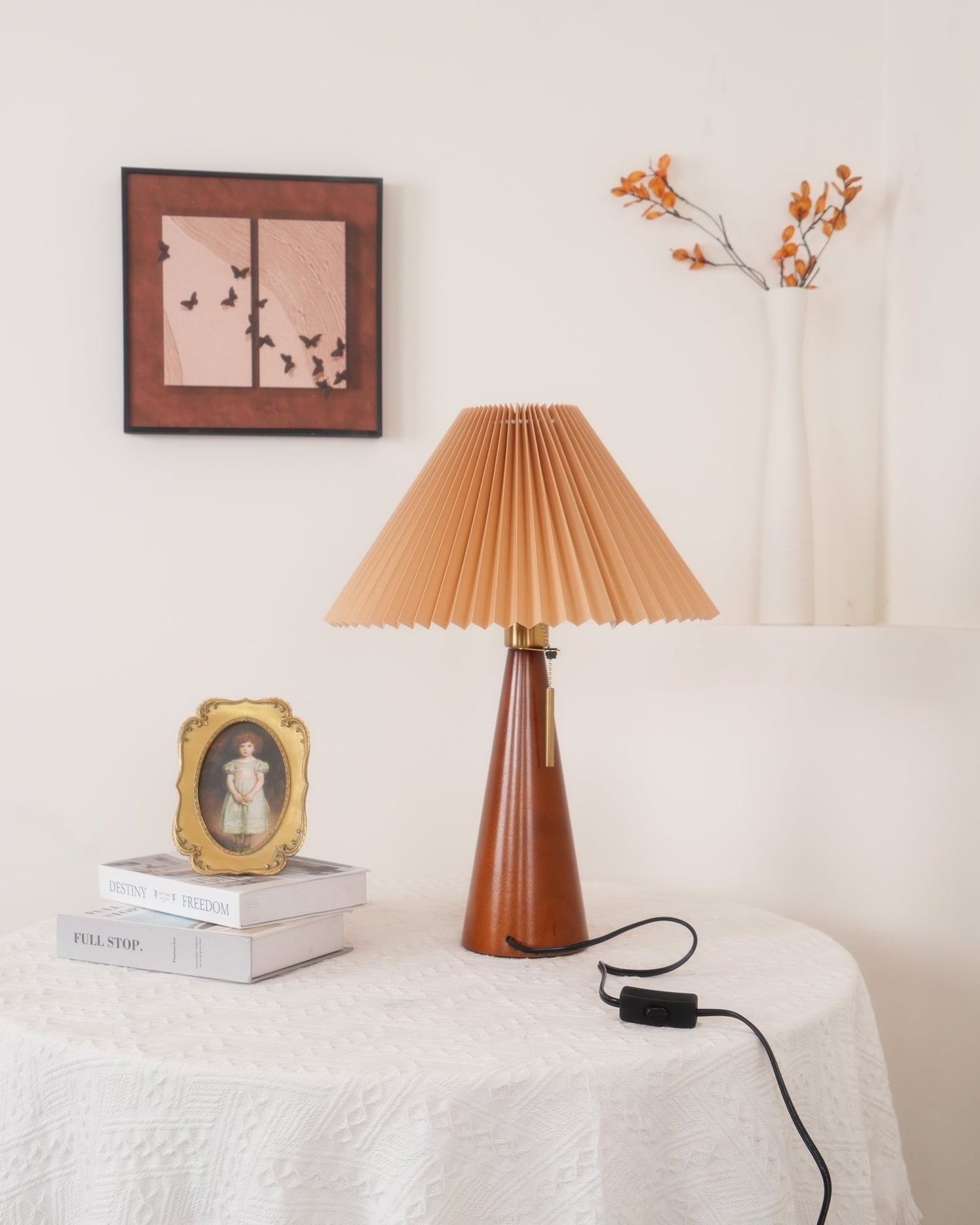 AntiqueRadiance – Elegant trä- och metallbordslampa | Veska