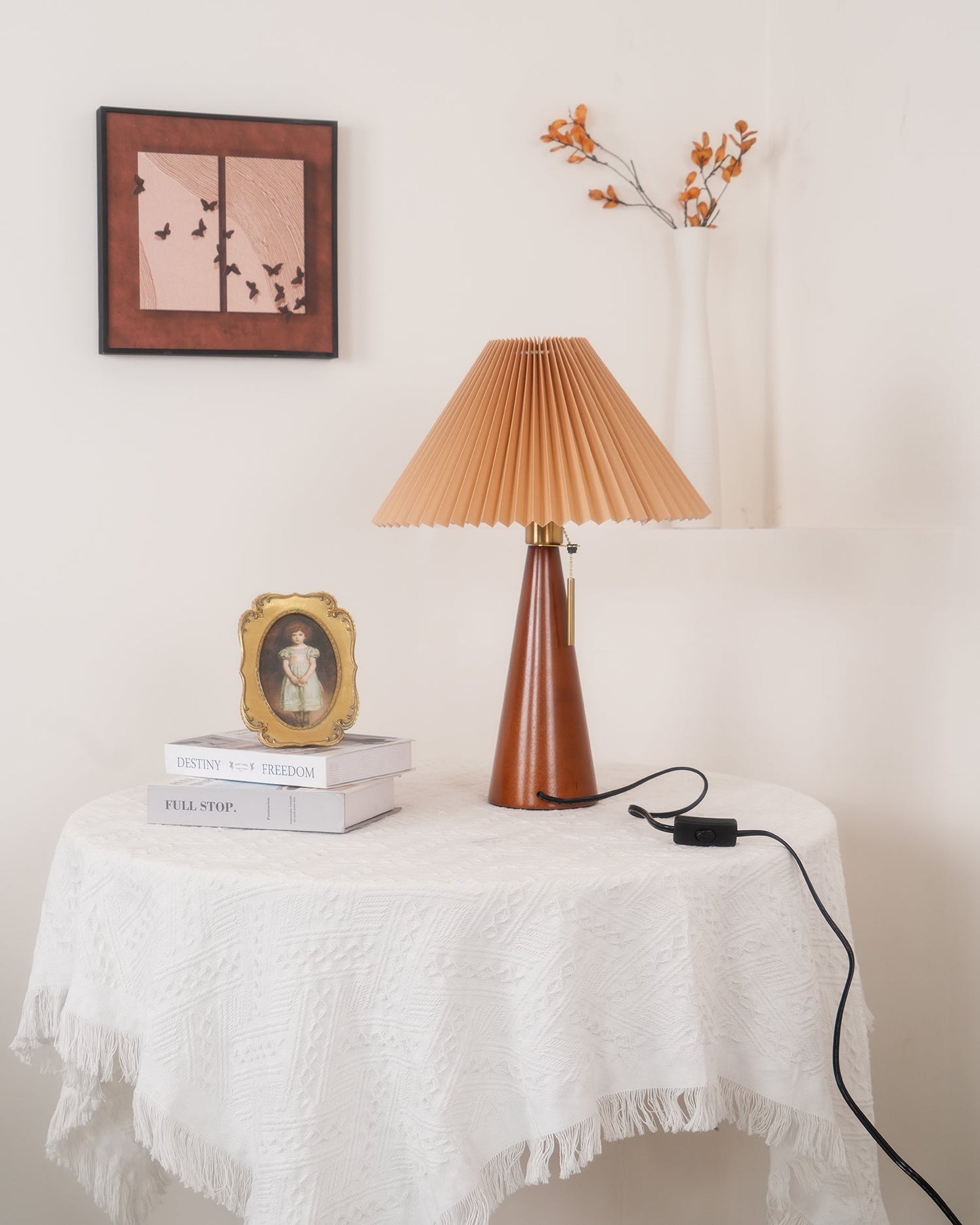 AntiqueRadiance – Elegant trä- och metallbordslampa | Veska