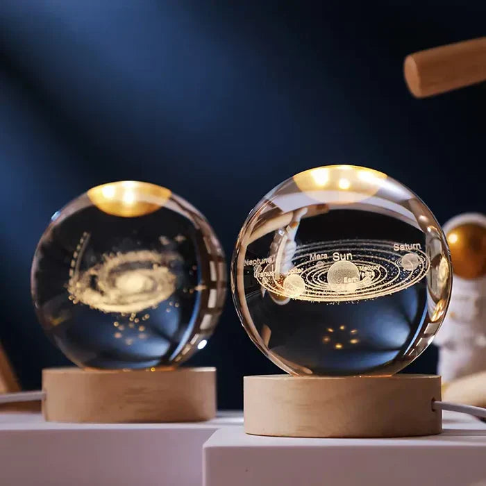 AstroGlobe 3D Lampa – Spherical Wooden Table Lamp with Warm LED Light and Planet Design | Veska