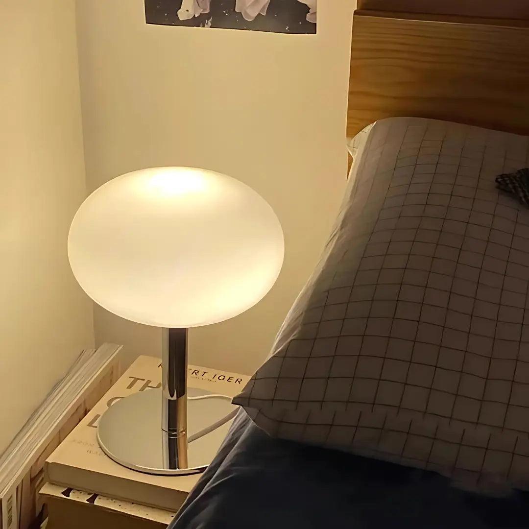 AuraLite - Stilig Bordslampa för Varje Hörn | Veska Vit