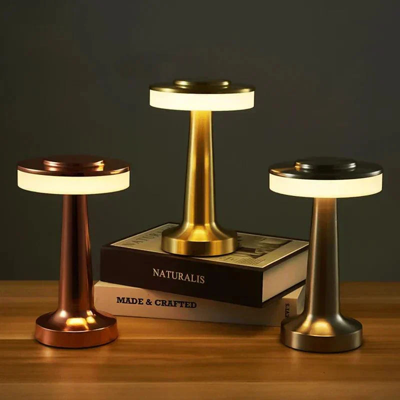 AuraMetal - Nordiskt Inspirerad Bordslampa | Veska