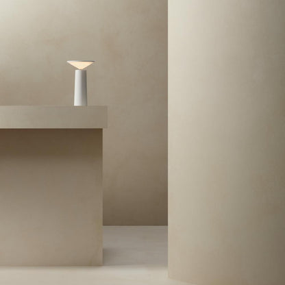 Bärbar Dimbar Bordslampa - LumoFlex | Veska