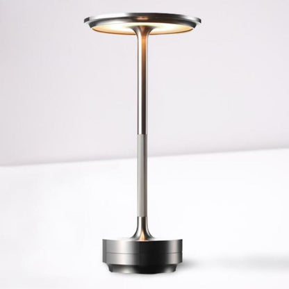 Bärbar Trådlös Bordslampa | Dimbar, Laddningsbar & Ideal för Inomhus- och Utomhusbruk | Veska Silver