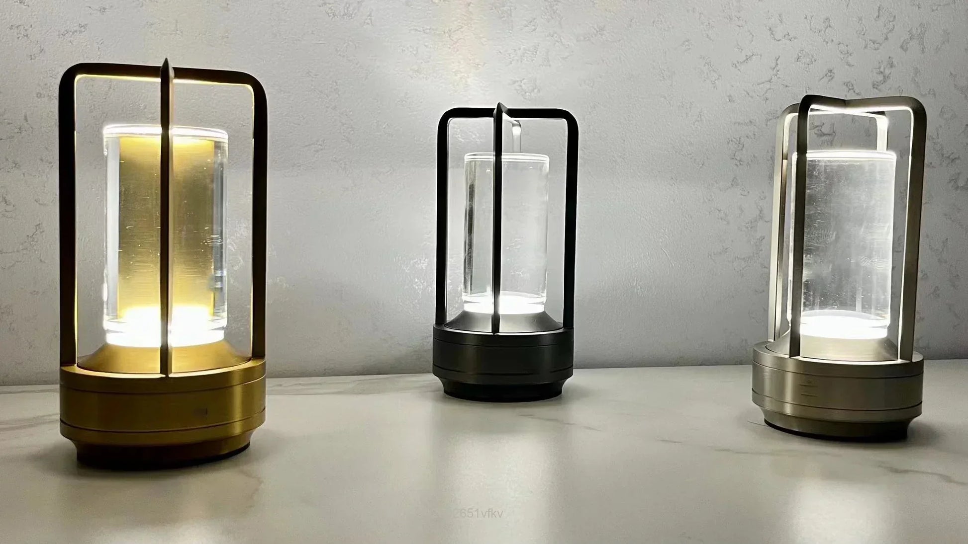 – Bärbar Trådlös LED-Lykta med Laddstation | Veska
