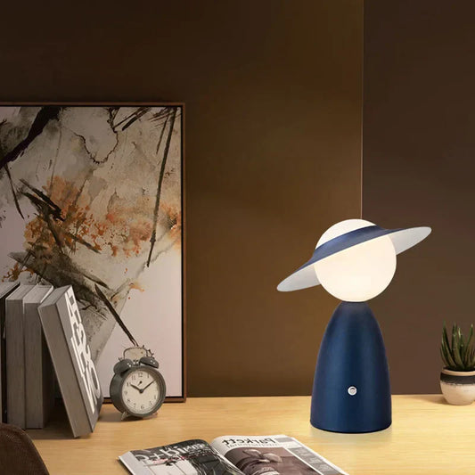 Batteri Bordslampa Man med Hatt | Veska Blå