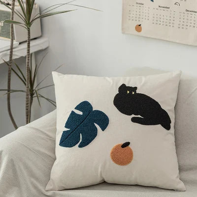 Black Cat & Garden Tuftad Kuddöverdrag | Veska Blad med svart katt