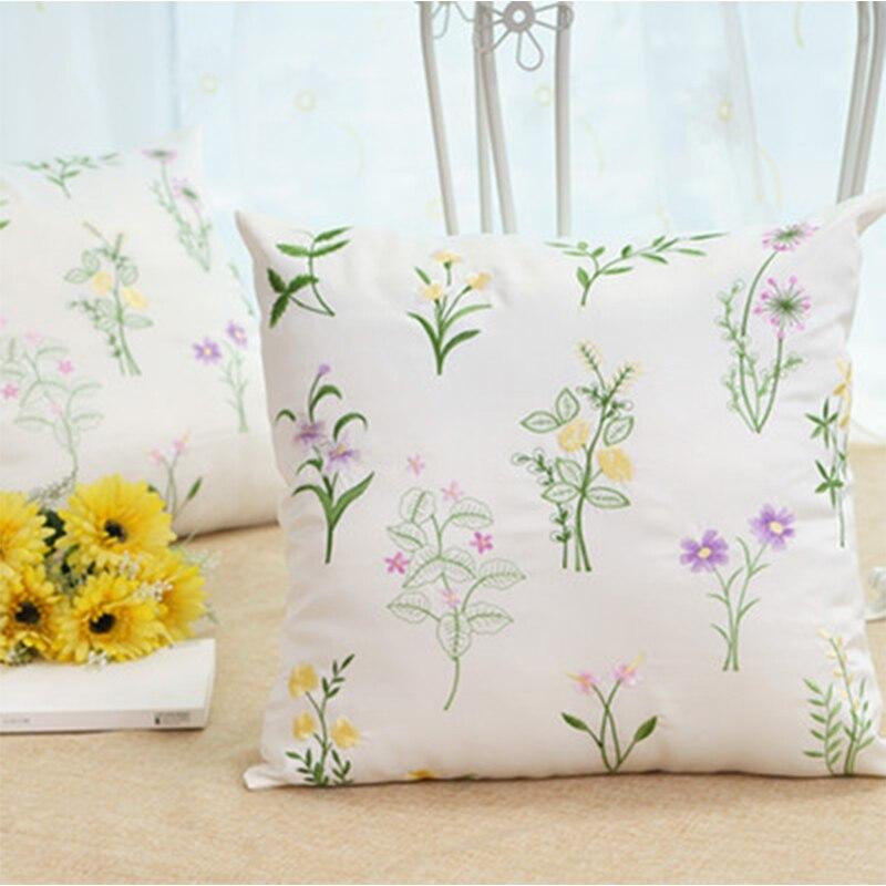 Blommigt Broderad Kuddeöverdrag | Veska B