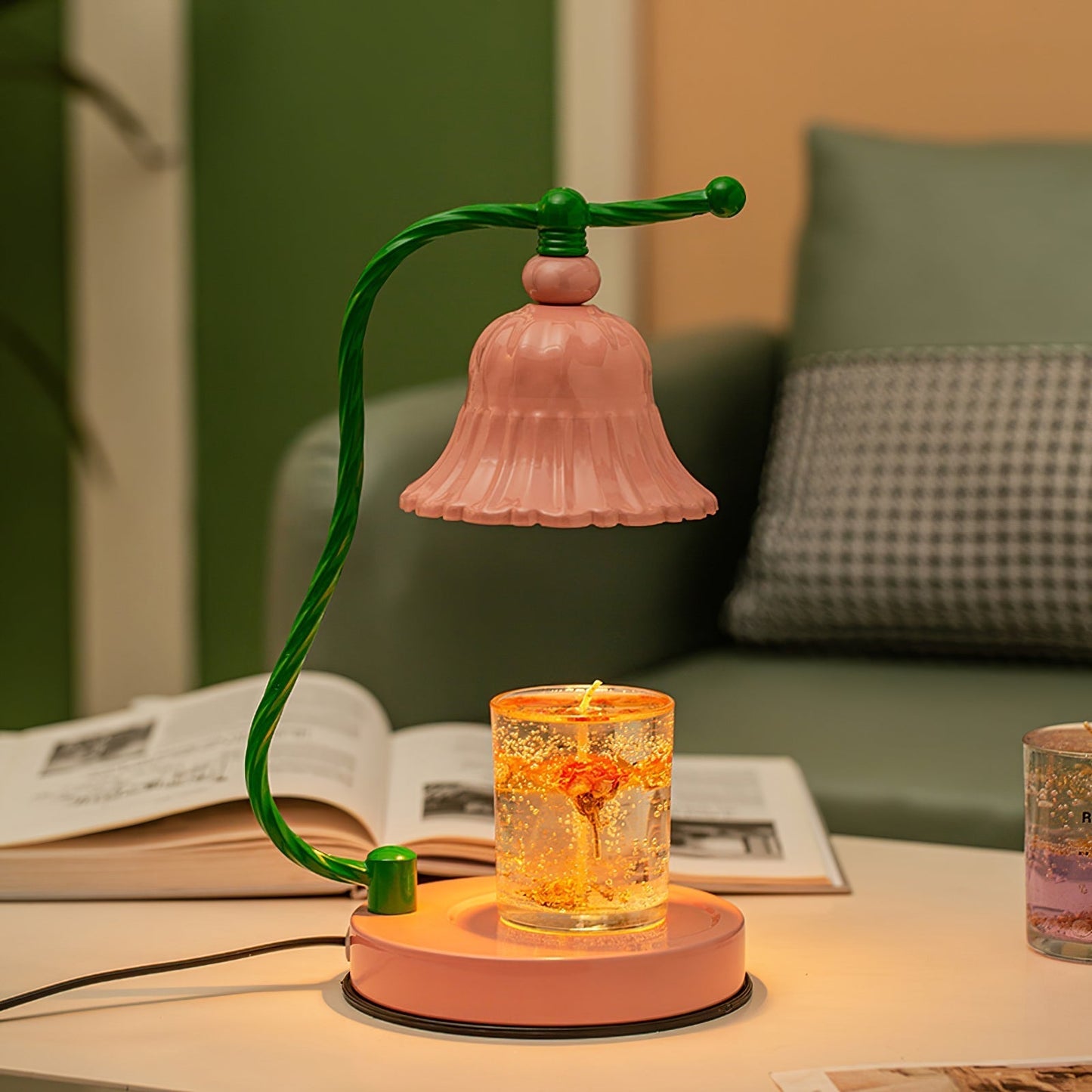 BloomAura – Charmig Rosa Glasbordslampa | Veska