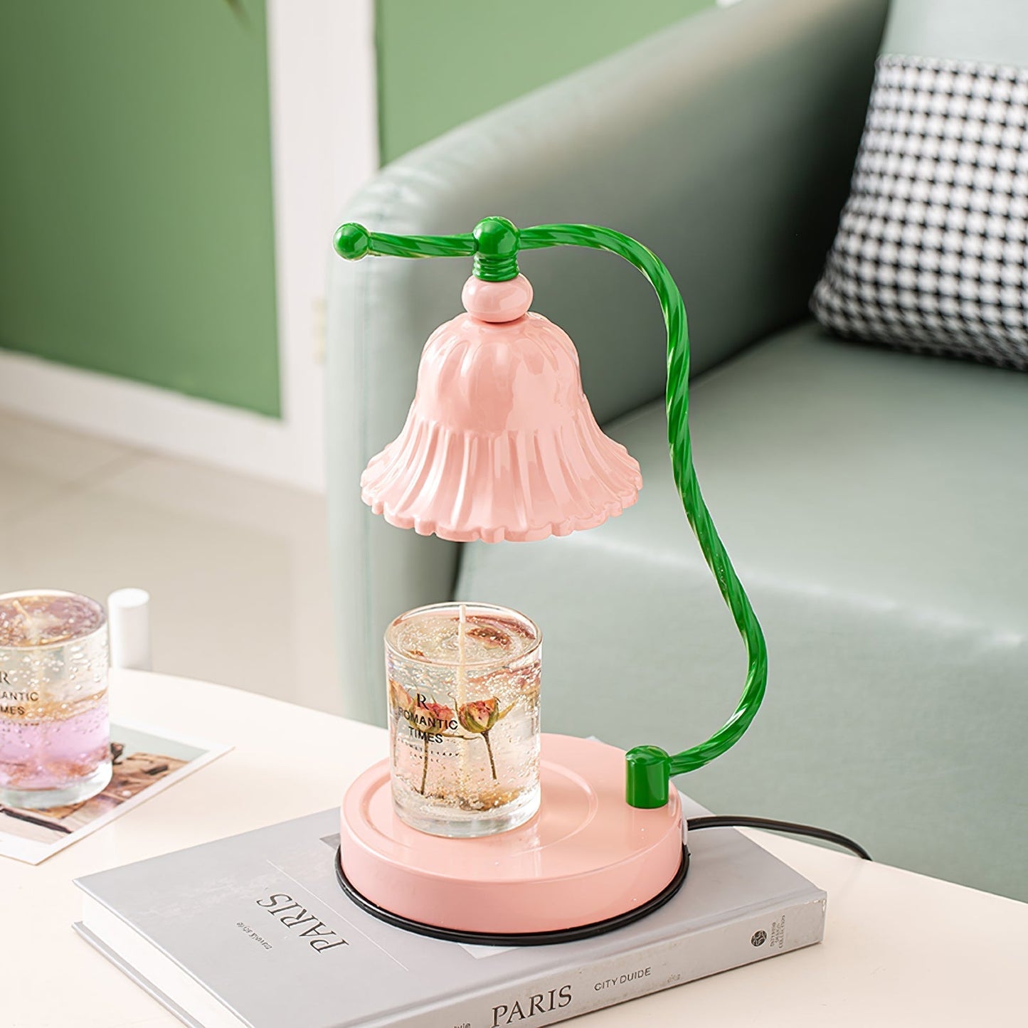 BloomAura – Charmig Rosa Glasbordslampa | Veska