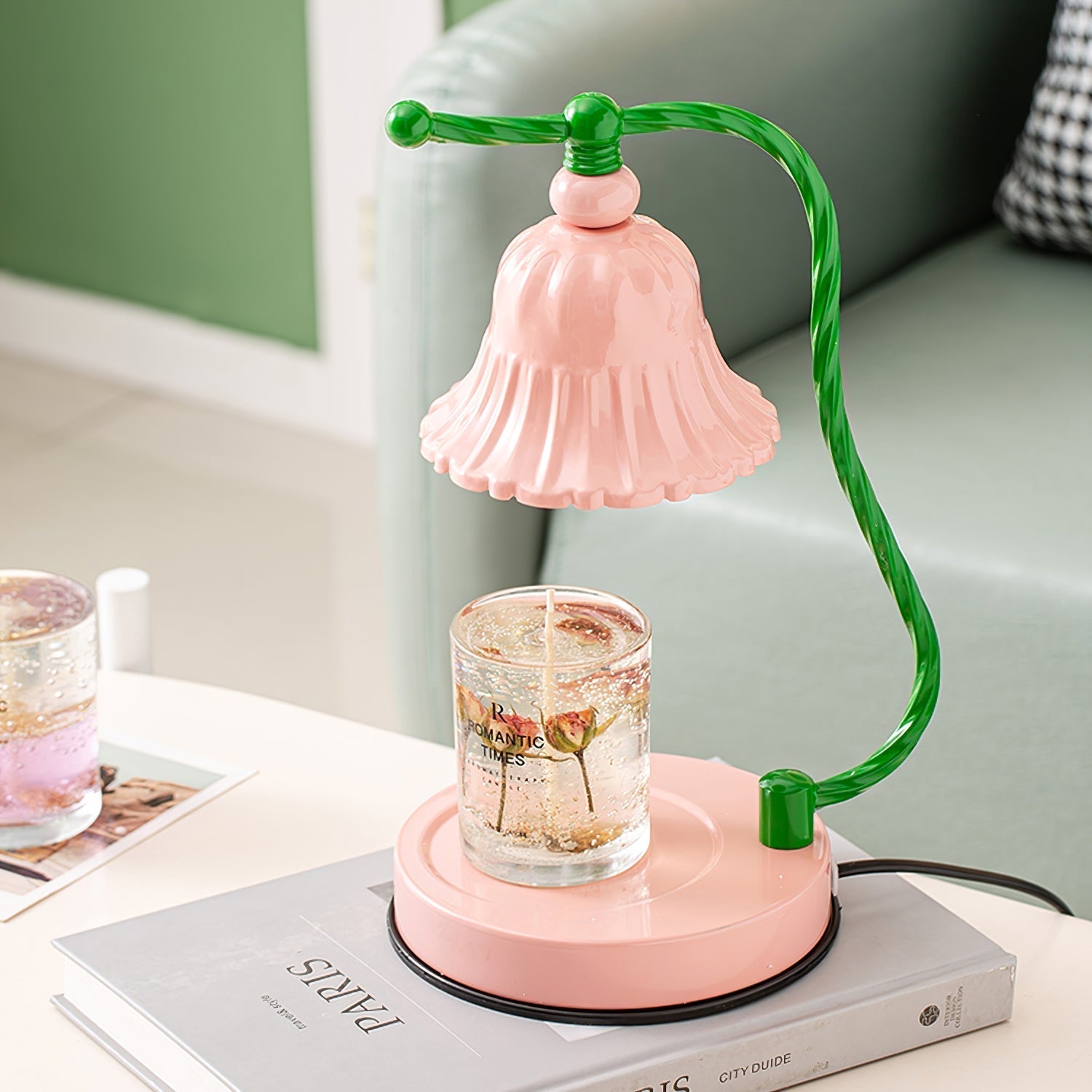 BloomAura – Charmig Rosa Glasbordslampa | Veska