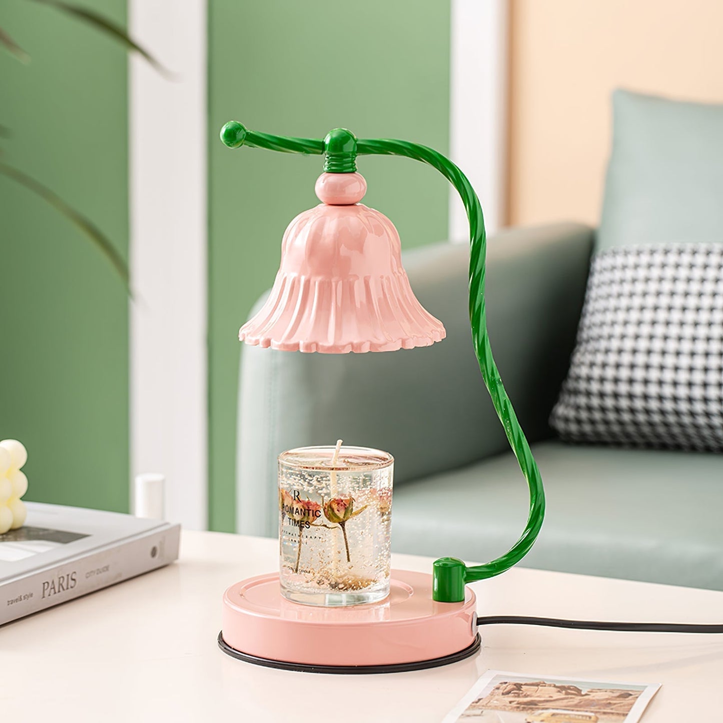 BloomAura – Charmig Rosa Glasbordslampa | Veska