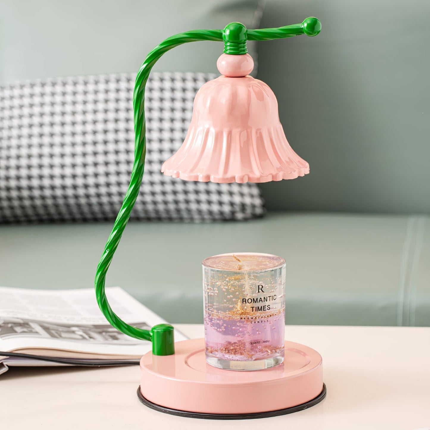 BloomAura – Charmig Rosa Glasbordslampa | Veska