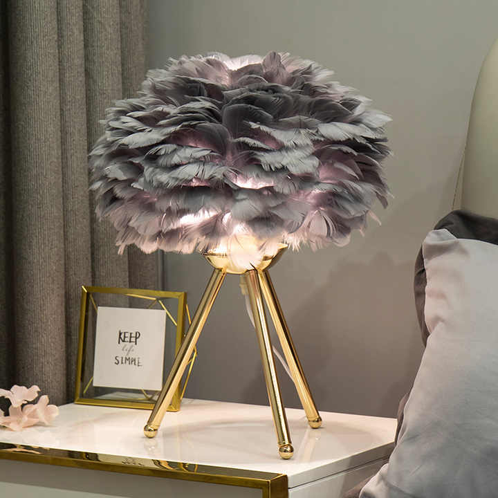Bordslampa - FeatherLux - Dimbar Ljus - Elegant Fjäderdesign | Veska