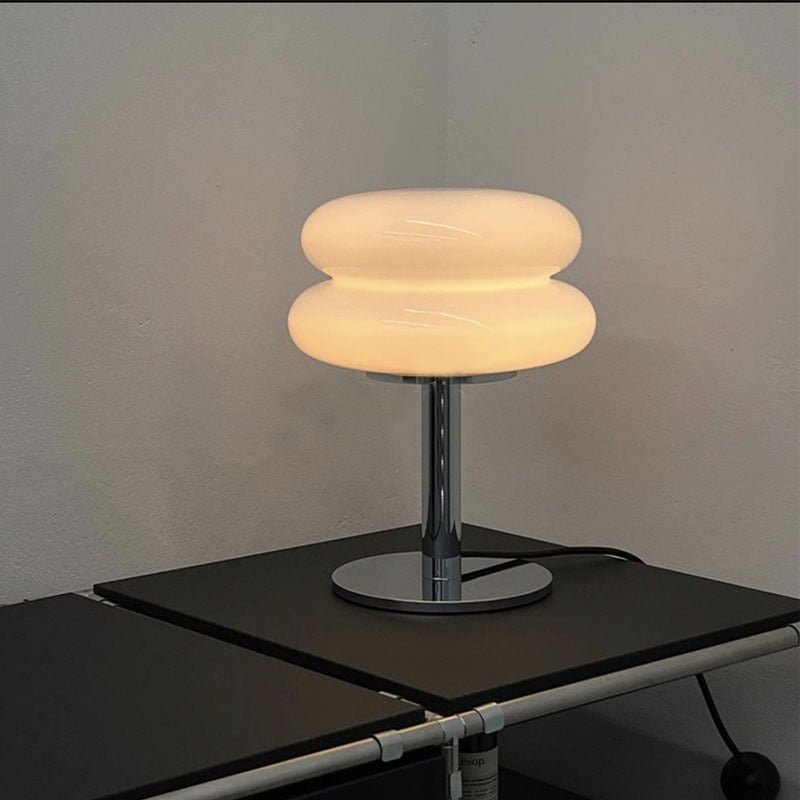 Bordslampa i italiensk designerstil | Veska