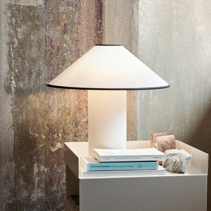 Bordslampa med textilskärm – Lunara | Veska