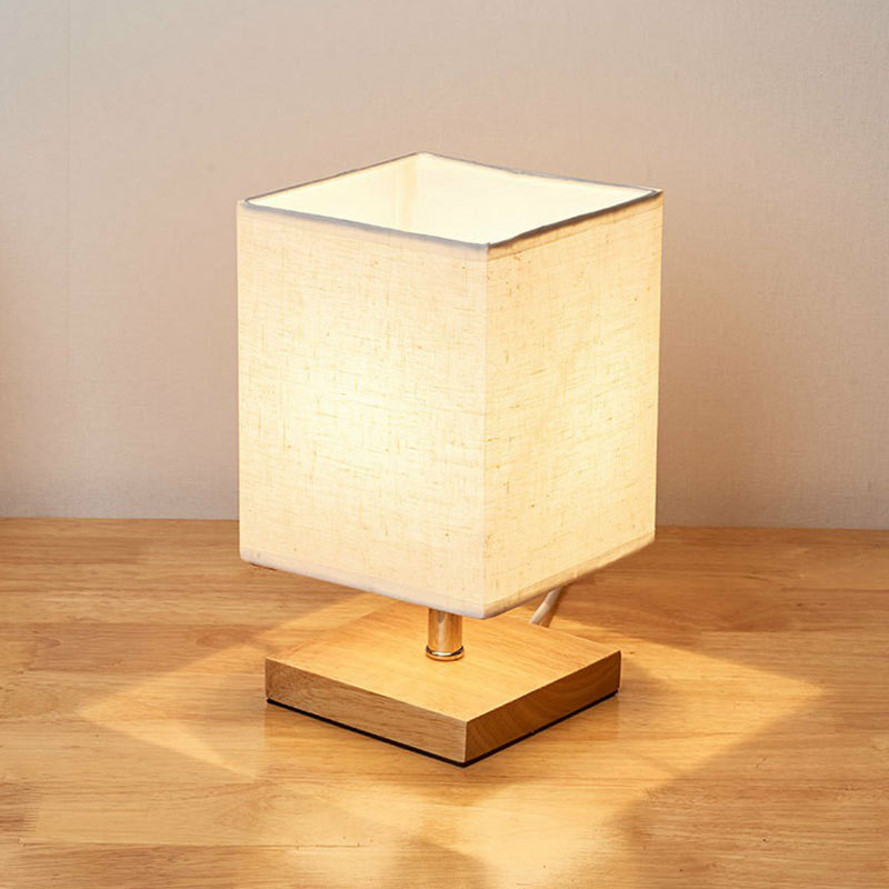 Bordslampa med textilskärm och träbas | Veska Beige Kvadratisk tallrik